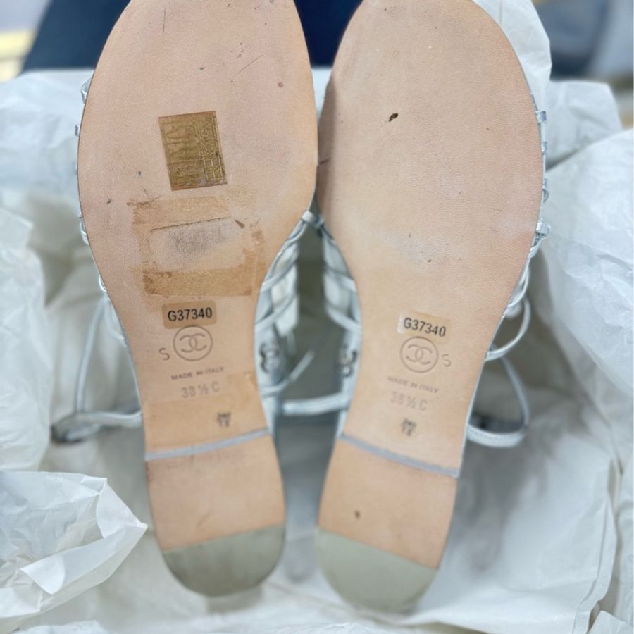 99新 CHANEL 香奈兒  爆款銀色涼鞋 38.5碼-5