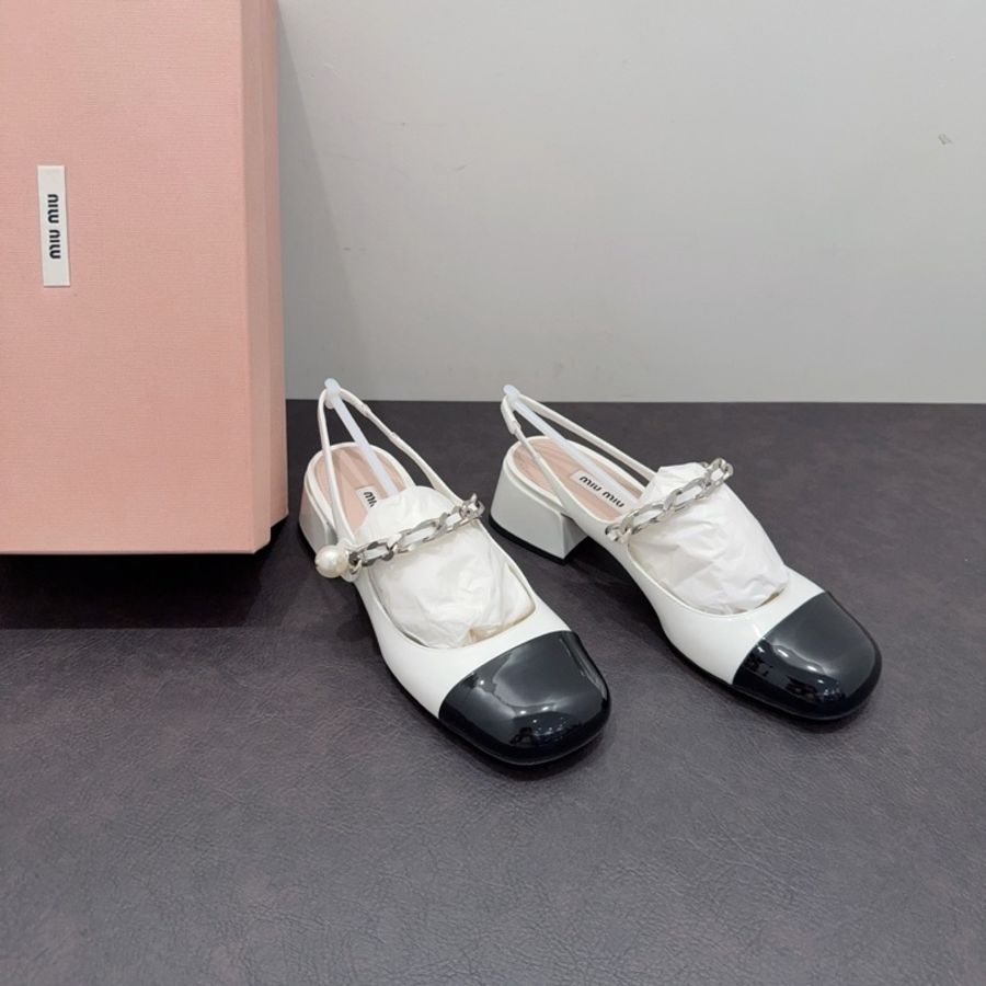 未使用 MiuMiu繆繆 黑白撞色仿珍珠鏈條漆皮粗跟/方跟瑪麗珍涼鞋 高跟鞋 36碼 跟高3.5cm-3