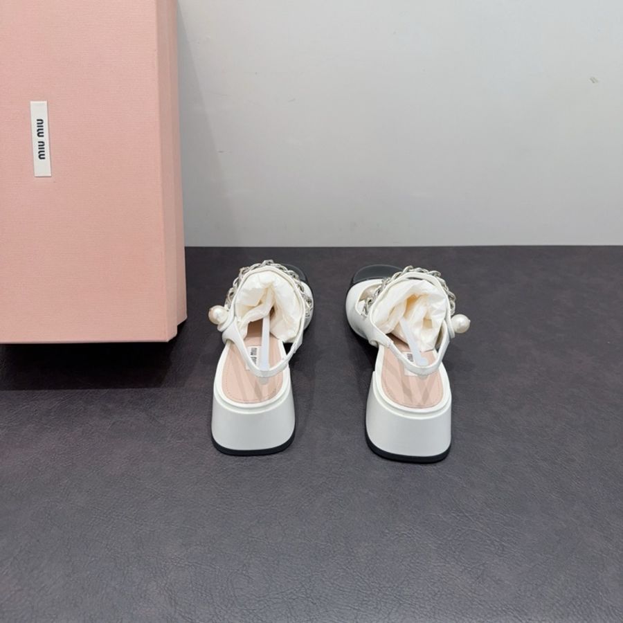 未使用 MiuMiu繆繆 黑白撞色仿珍珠鏈條漆皮粗跟/方跟瑪麗珍涼鞋 高跟鞋 36碼 跟高3.5cm-4