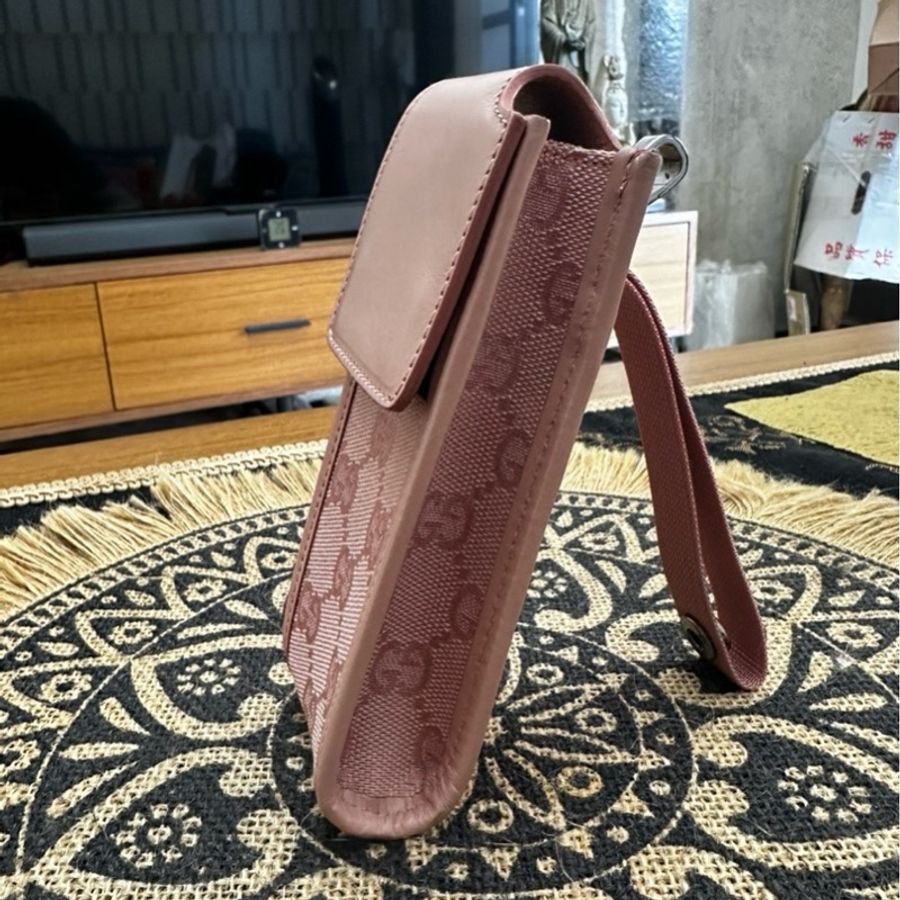 新品上架💁‍♂️💝Gucci mini粉色手機包煙盒 配件包 耳機🎧包側包 肩帶包-4