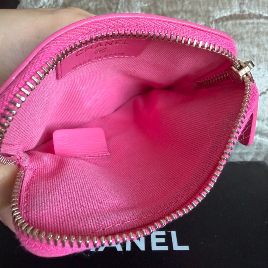 香奈兒 櫻花粉 芭比粉 零錢 吐司包 短夾 多用途錢包 卡包 chanel 19 pink Quilted Chanel 19 Zip Card Holder Wallet Pink-24