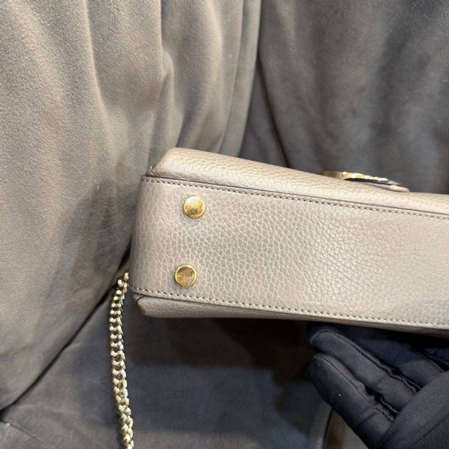 🈶台灣購證 #全網最低💰GUCCI SOHO大象灰荔枝皮斜挎包-6