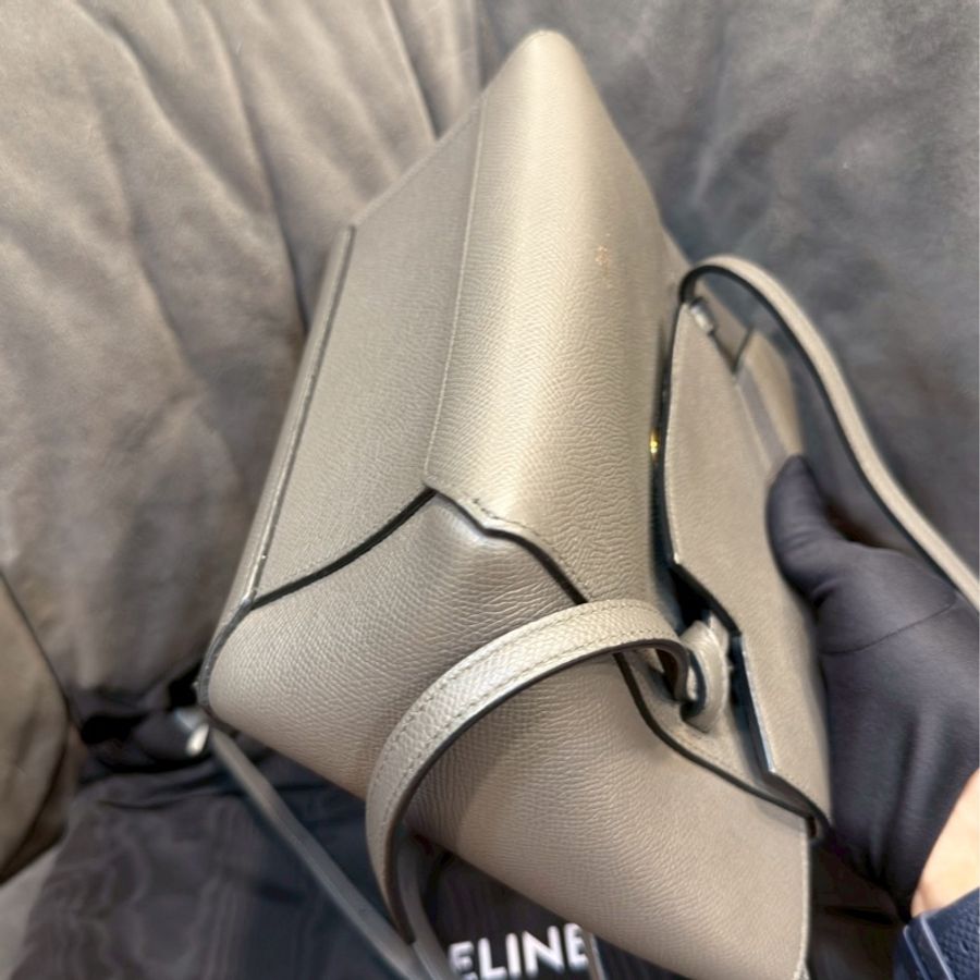 知性高級感🏛️Celine 賽琳灰色金扣Belt小號micro鯰魚包手提包單肩斜挎包-13