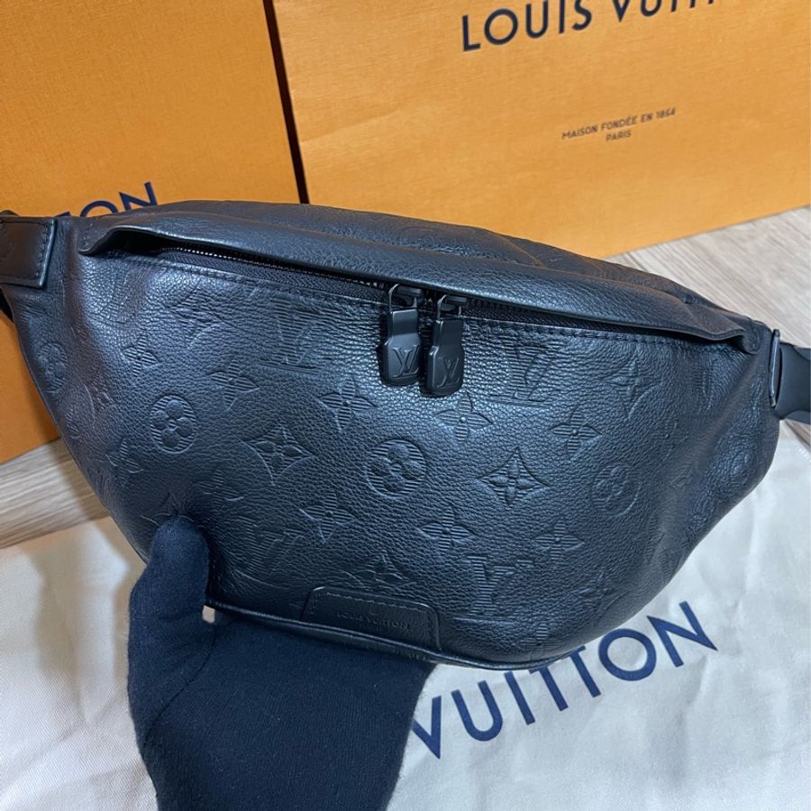 Lv牛皮壓紋Logo腰包M46036(台灣專櫃購入配件齊全）-1