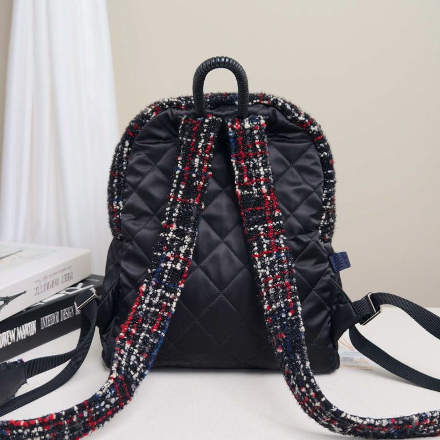 CHANEL 黑色拼毛呢後背包28*33*10.5 98新配件塵袋 保卡-6