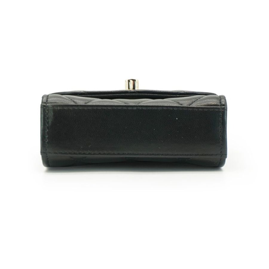 Chanel 展示品 Trendy CC 菱格羊皮淡金釦方形迷你口蓋鍊包(A81633-黑)-4