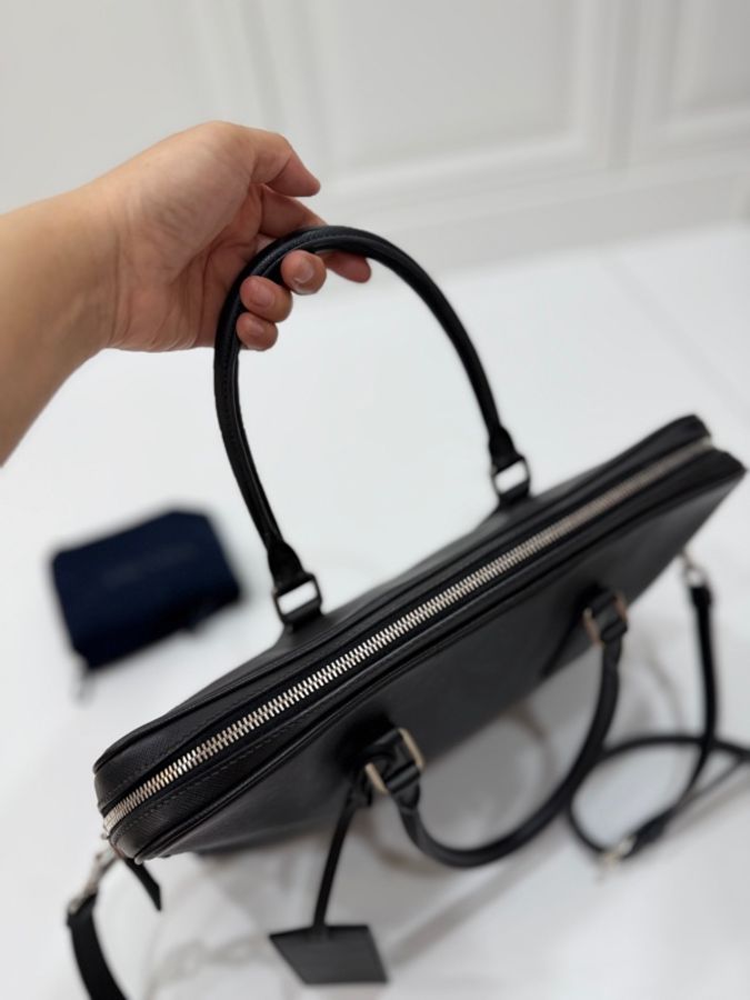 《仙闆名牌精品》PRADA 黑色 防刮 十字紋 公事包 手提包 肩背包 側背包 斜背包 電腦包 文件包-25