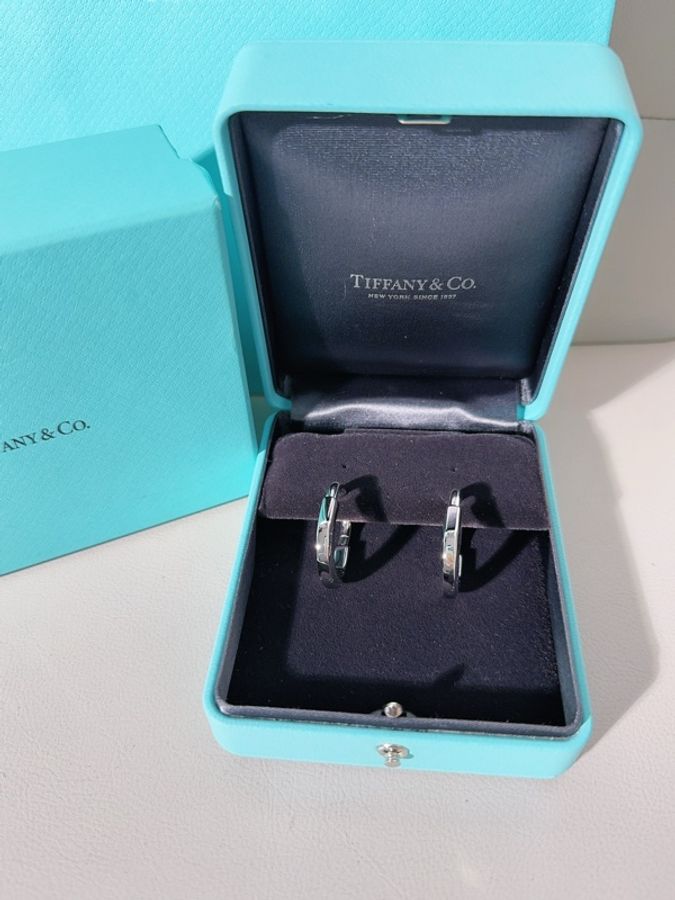 Tiffany 蒂芙尼 Lock系列 18K白金耳環 中號-1