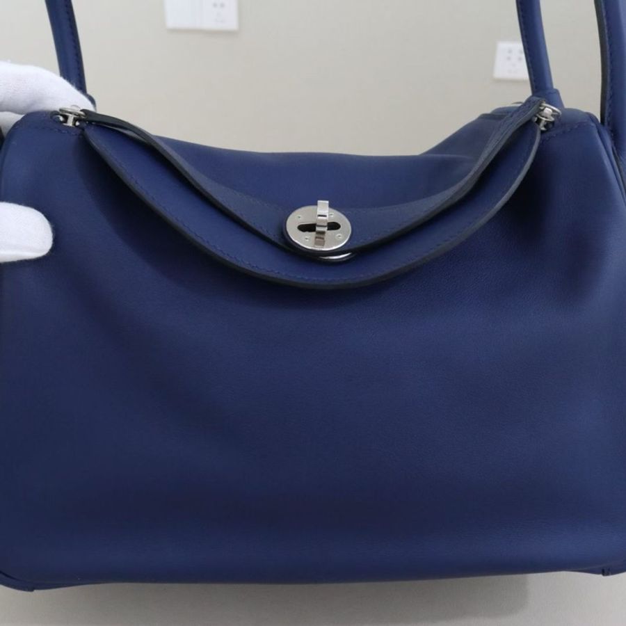 Hermès 愛馬仕 Lindy 30，R刻，swift 寶石藍銀-2