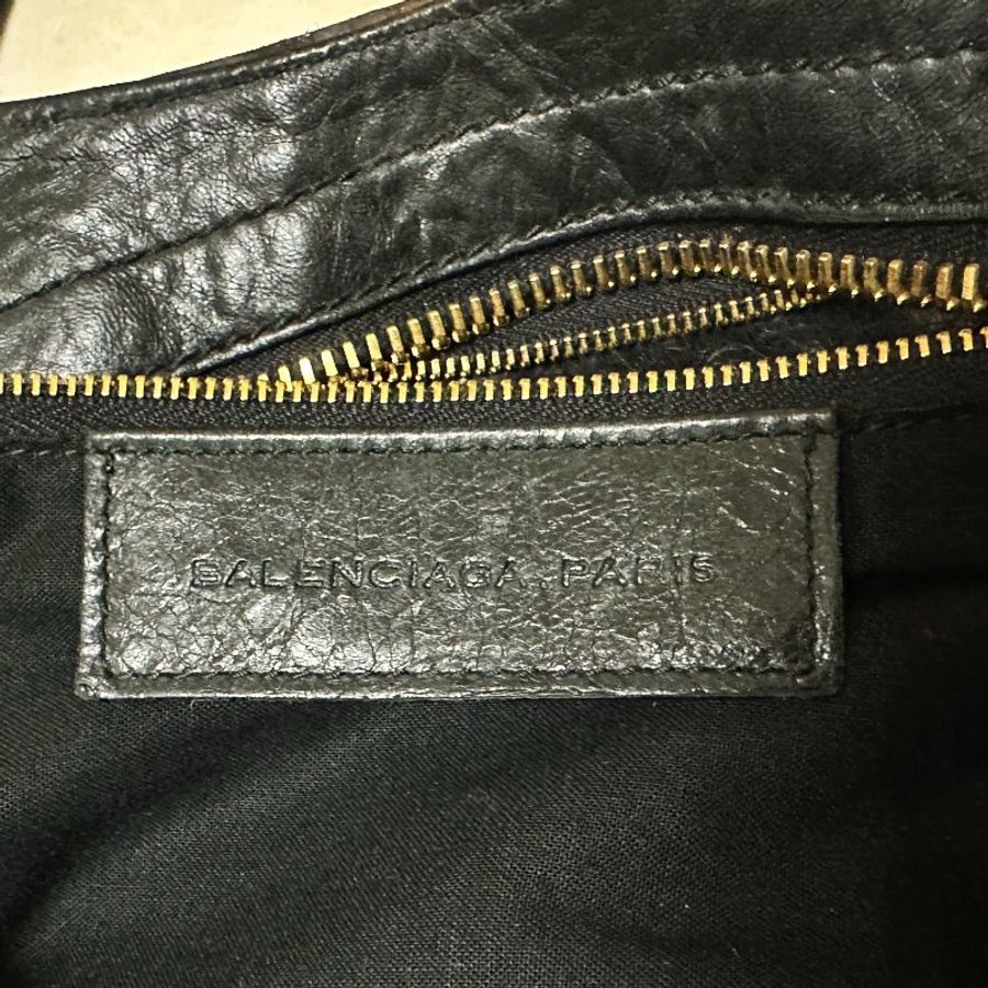 二手真品 Balenciaga 巴黎世家 近全新 經典黑色小羊皮金釦 無磨損或明顯使用痕跡 明星使用款-10