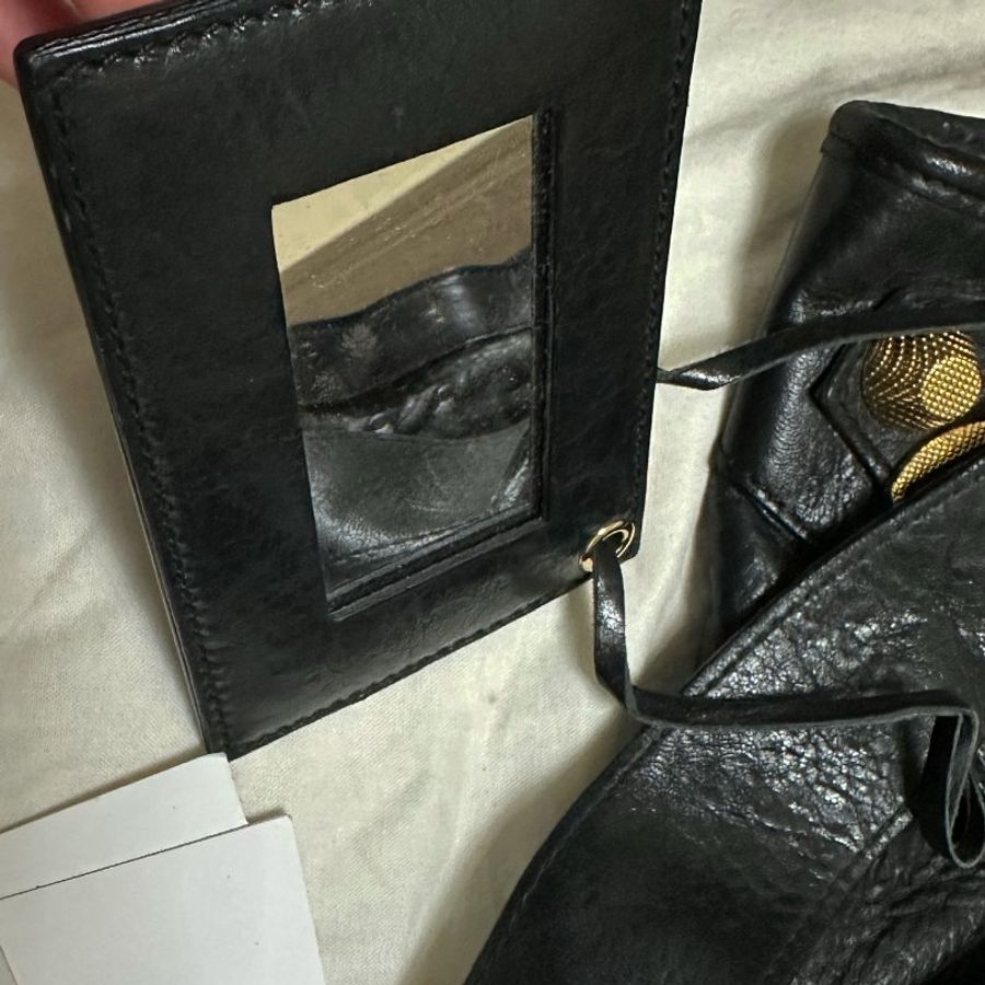 二手真品 Balenciaga 巴黎世家 近全新 經典黑色小羊皮金釦 無磨損或明顯使用痕跡 明星使用款-14