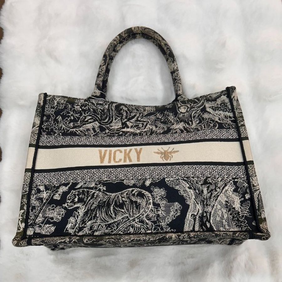 Dior 經典BOOK TOTE系列動物主題圖案 刺繡帆布手提托特包-1