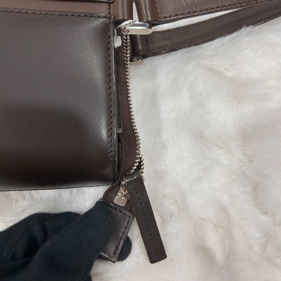 Burberry 皮革手提托特包-9