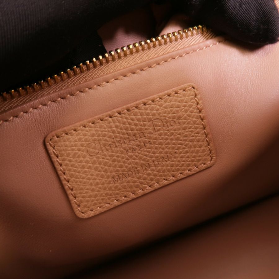 Dior 牛皮皮革Montaigne 30肩背袋-8