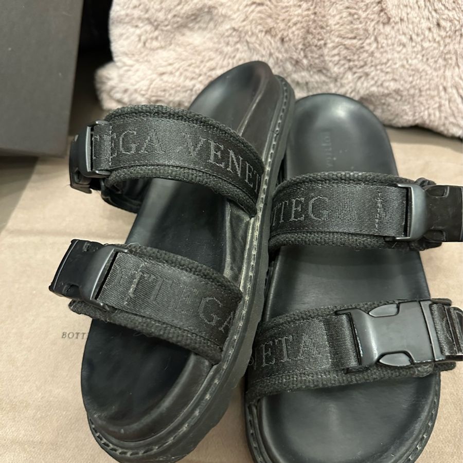 葆蝶家 Bottega Veneta 男裝黑色尼龍 皮革 涼鞋 拖鞋-4