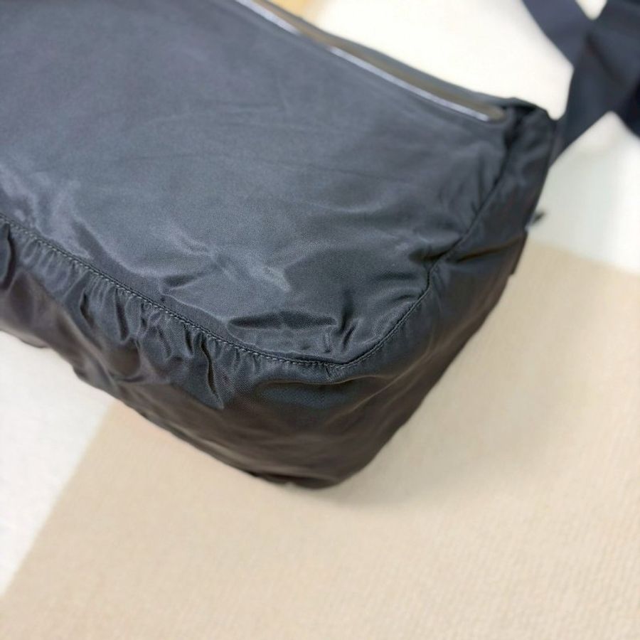 🏷Prada 普拉達．尼龍郵差肩背包-7