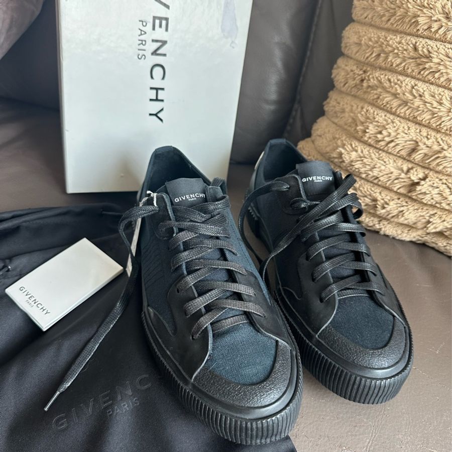 紀梵希 Givenchy 黑色帆布低筒休閒鞋 球鞋-0