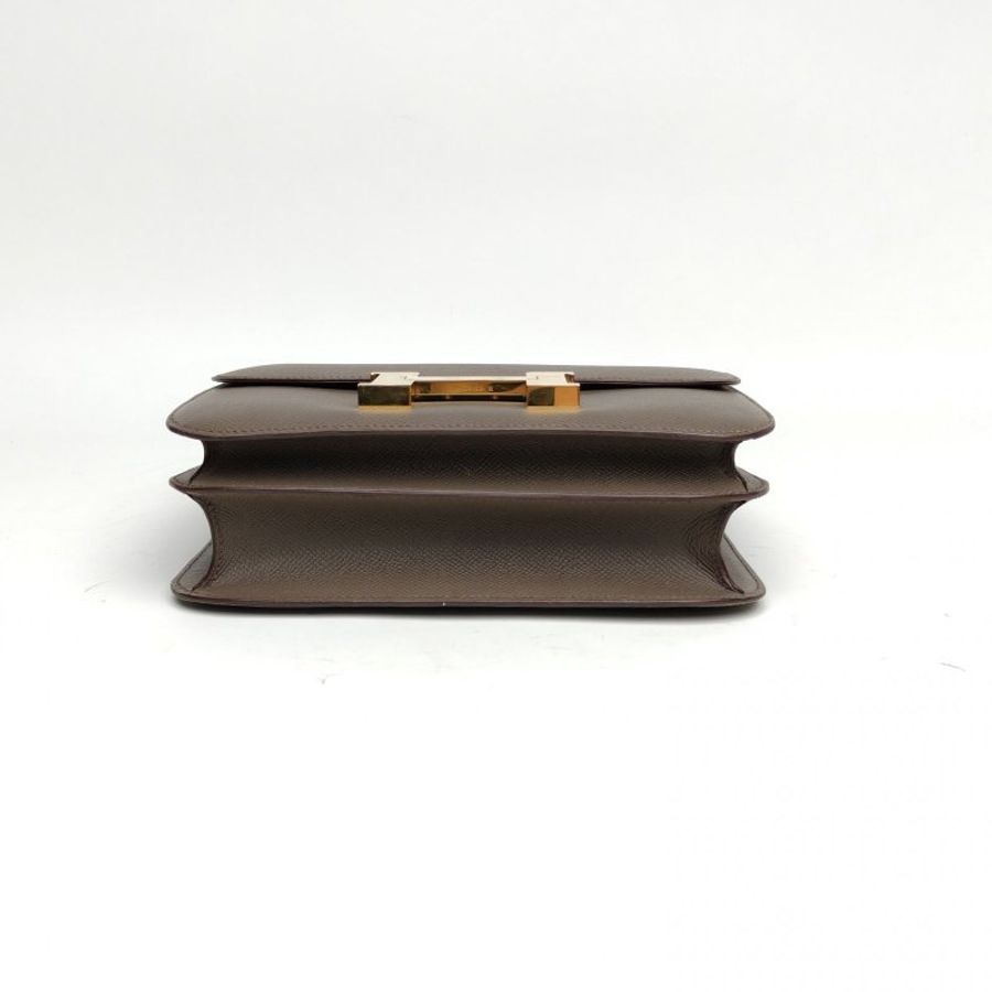 HERMES Constance康康24錫器灰Epsom皮A刻金扣肩背包-4