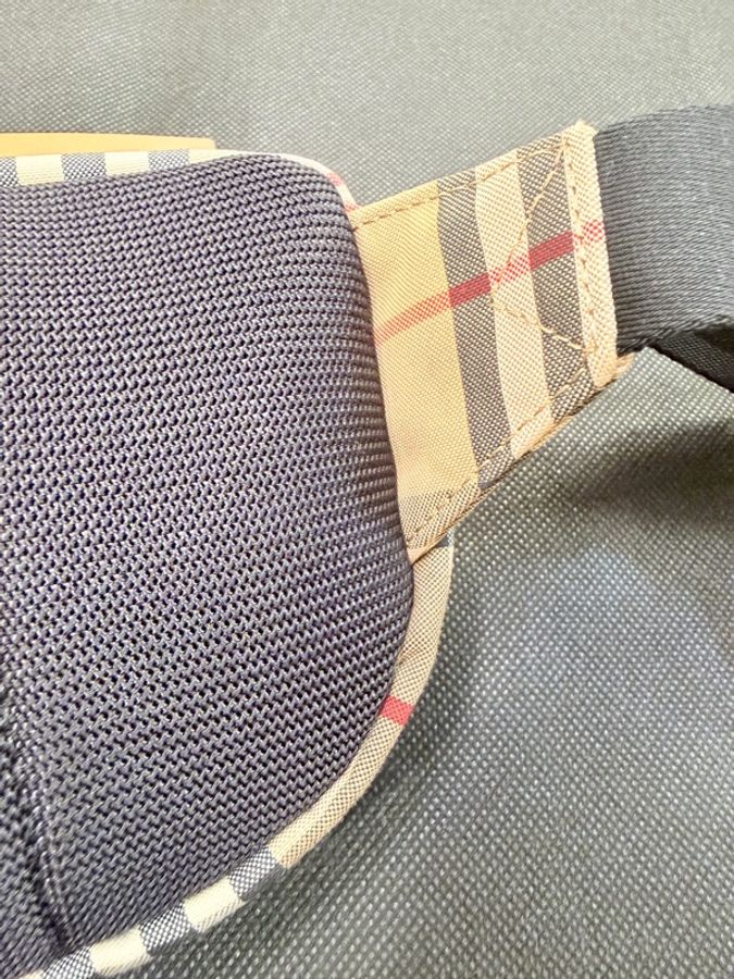 Burberry經典格紋帆布小腰包-10