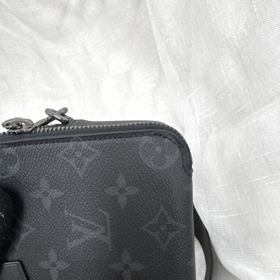 LV Alpha Wearable Wallet bag-5
