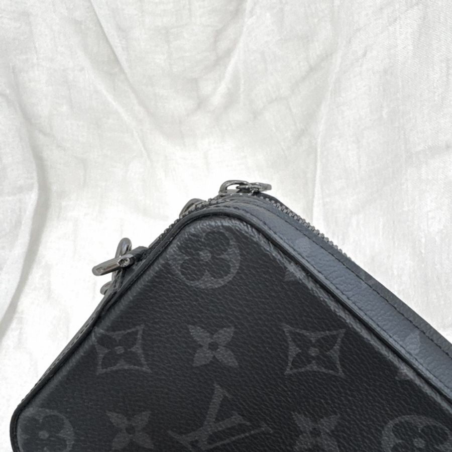LV Alpha Wearable Wallet bag-9