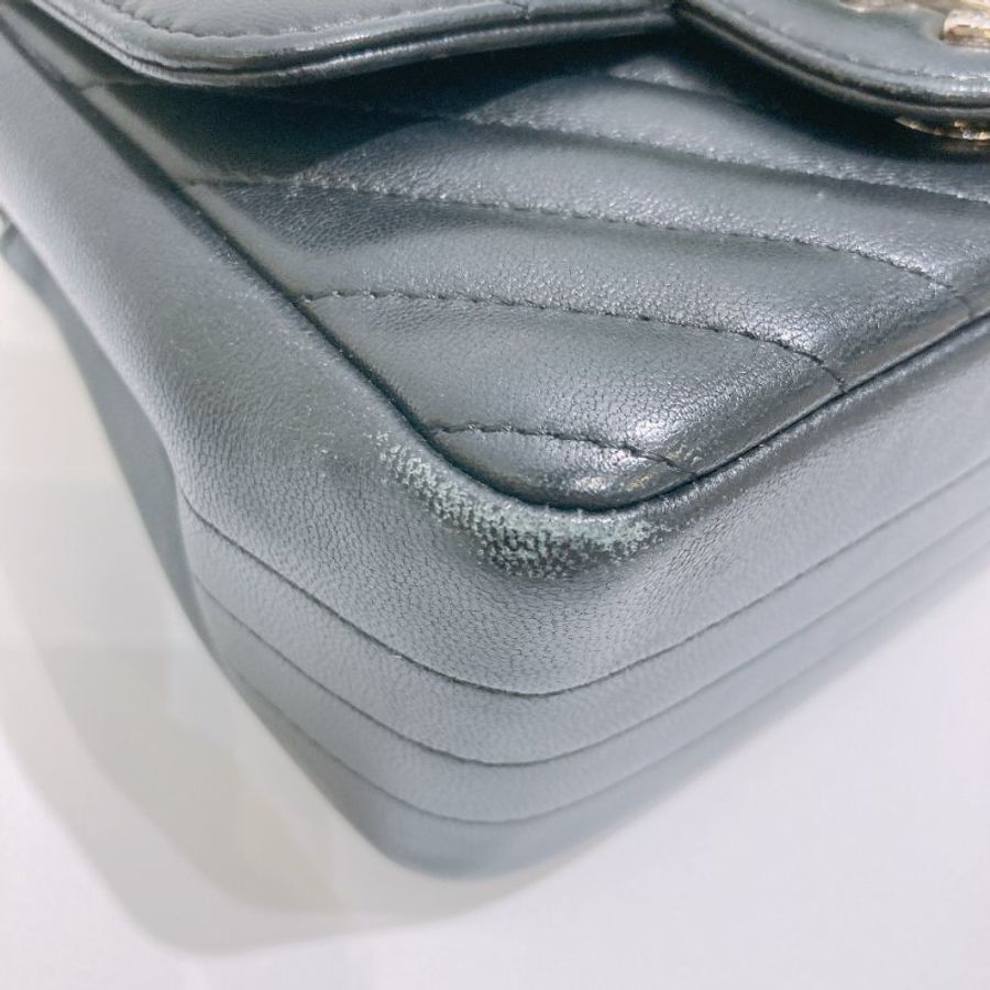 TW4878	Chanel 香奈兒方胖子翻蓋式鍊帶包包 Classic Mini Square Flap Bag Chevron Lambskin Black x PHW-5