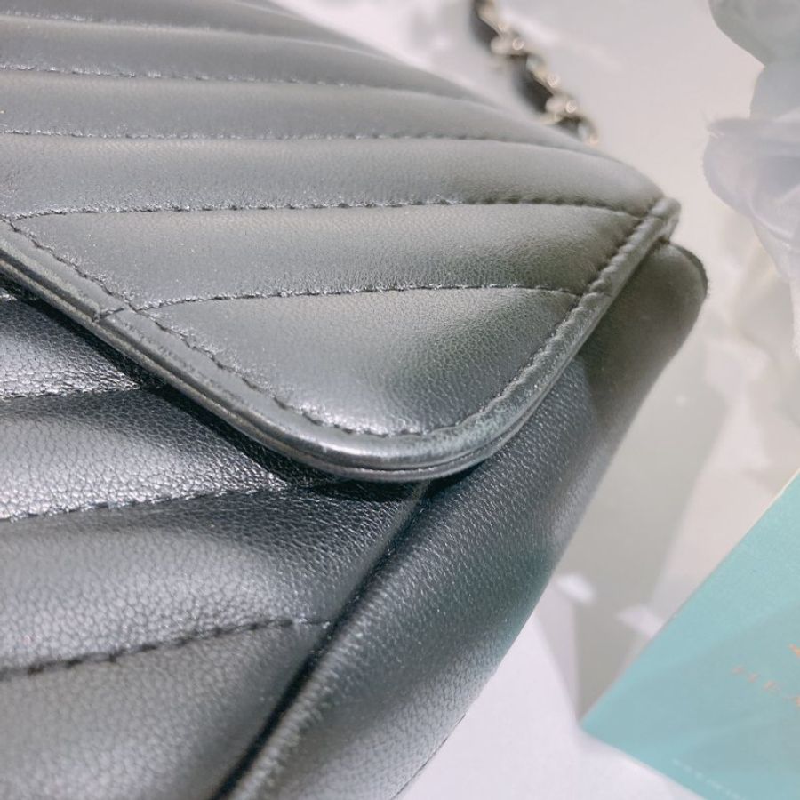 TW4878	Chanel 香奈兒方胖子翻蓋式鍊帶包包 Classic Mini Square Flap Bag Chevron Lambskin Black x PHW-7