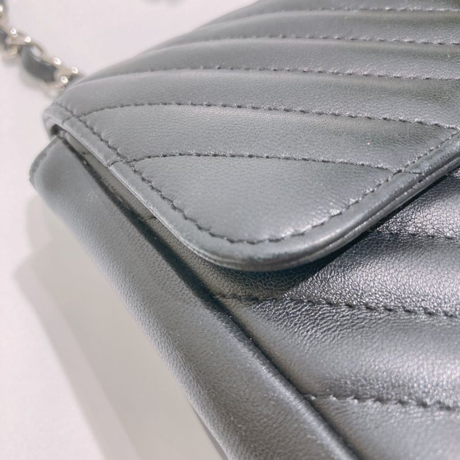 TW4878	Chanel 香奈兒方胖子翻蓋式鍊帶包包 Classic Mini Square Flap Bag Chevron Lambskin Black x PHW-8