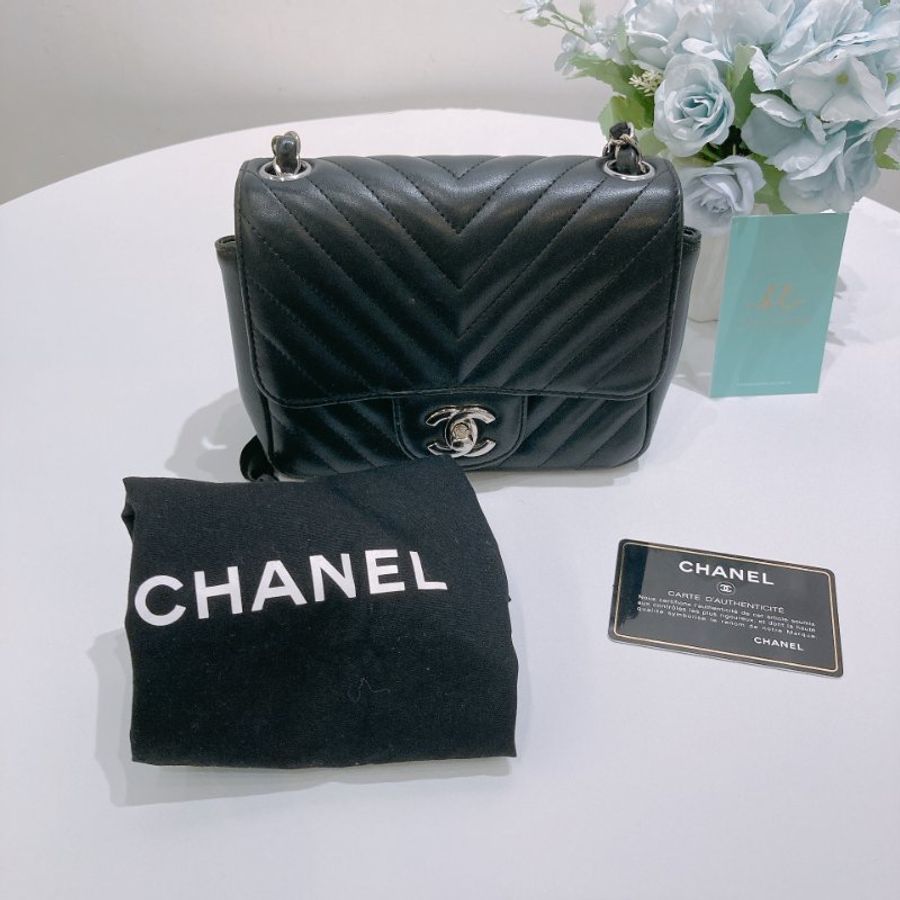TW4878	Chanel 香奈兒方胖子翻蓋式鍊帶包包 Classic Mini Square Flap Bag Chevron Lambskin Black x PHW-20