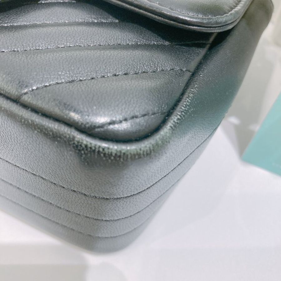 TW4878	Chanel 香奈兒方胖子翻蓋式鍊帶包包 Classic Mini Square Flap Bag Chevron Lambskin Black x PHW-22