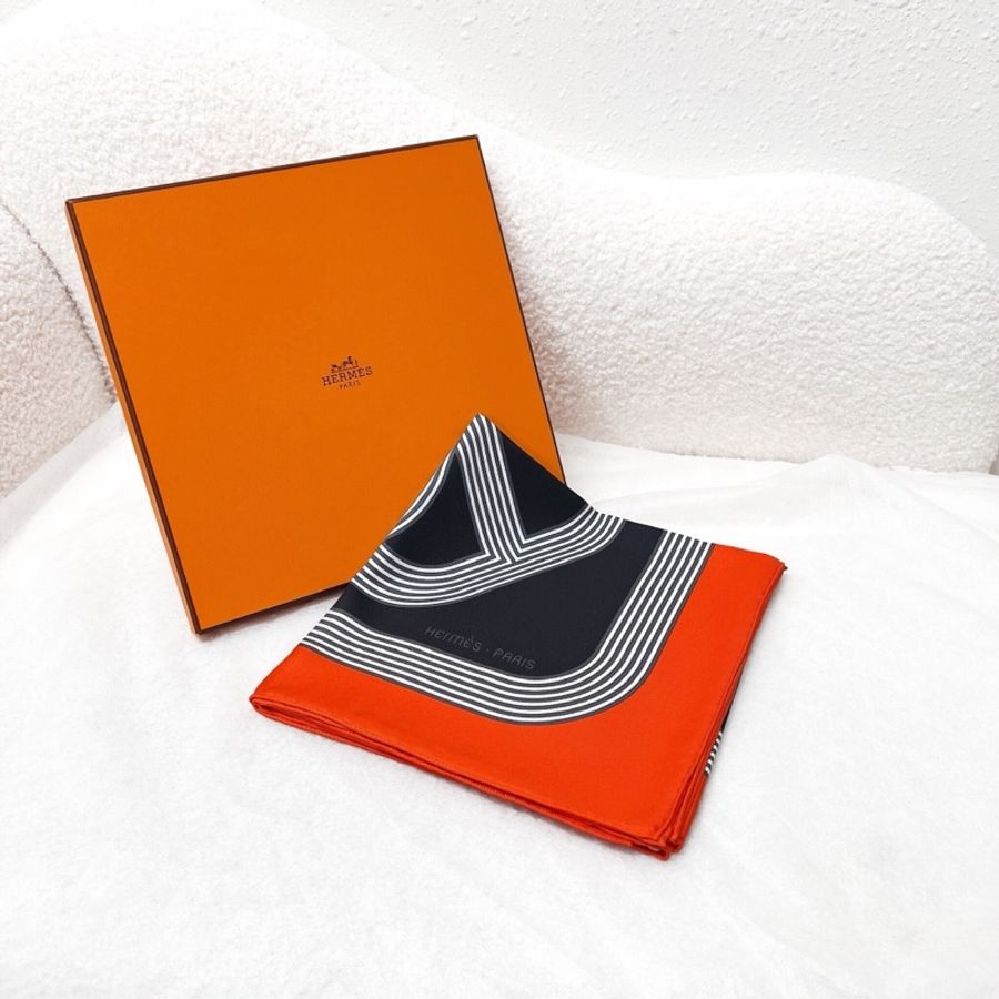 Hermes 90x90-0