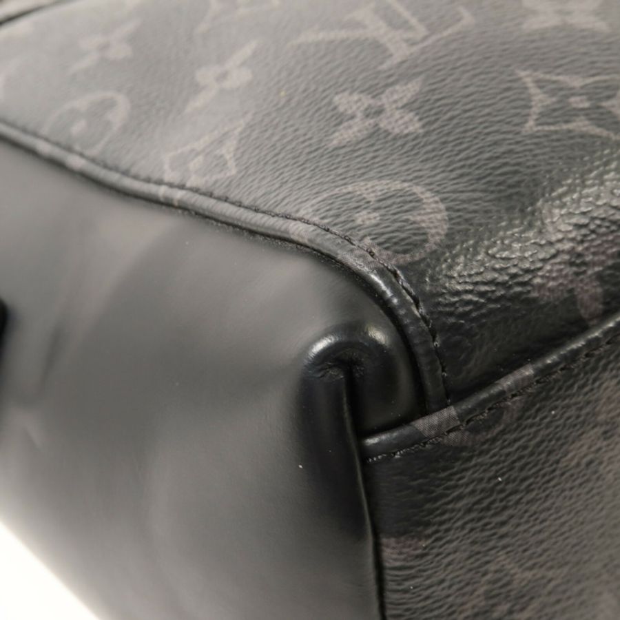 LOUIS VUITTON Monogram Eclipse Messenger PM Voyager肩背袋-11