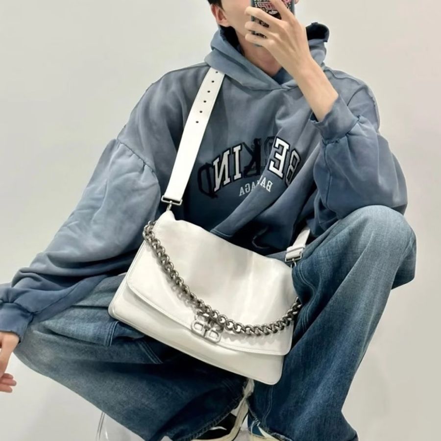 Balenciaga巴黎世家BB系列Soft Flap白銀牛皮翻蓋郵差包/腋下包-1