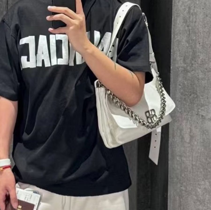 Balenciaga巴黎世家BB系列Soft Flap白銀牛皮翻蓋郵差包/腋下包-9