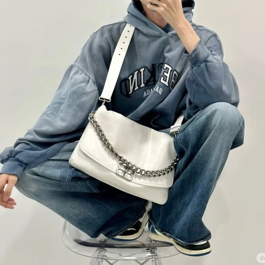 Balenciaga巴黎世家BB系列Soft Flap白銀牛皮翻蓋郵差包/腋下包-20