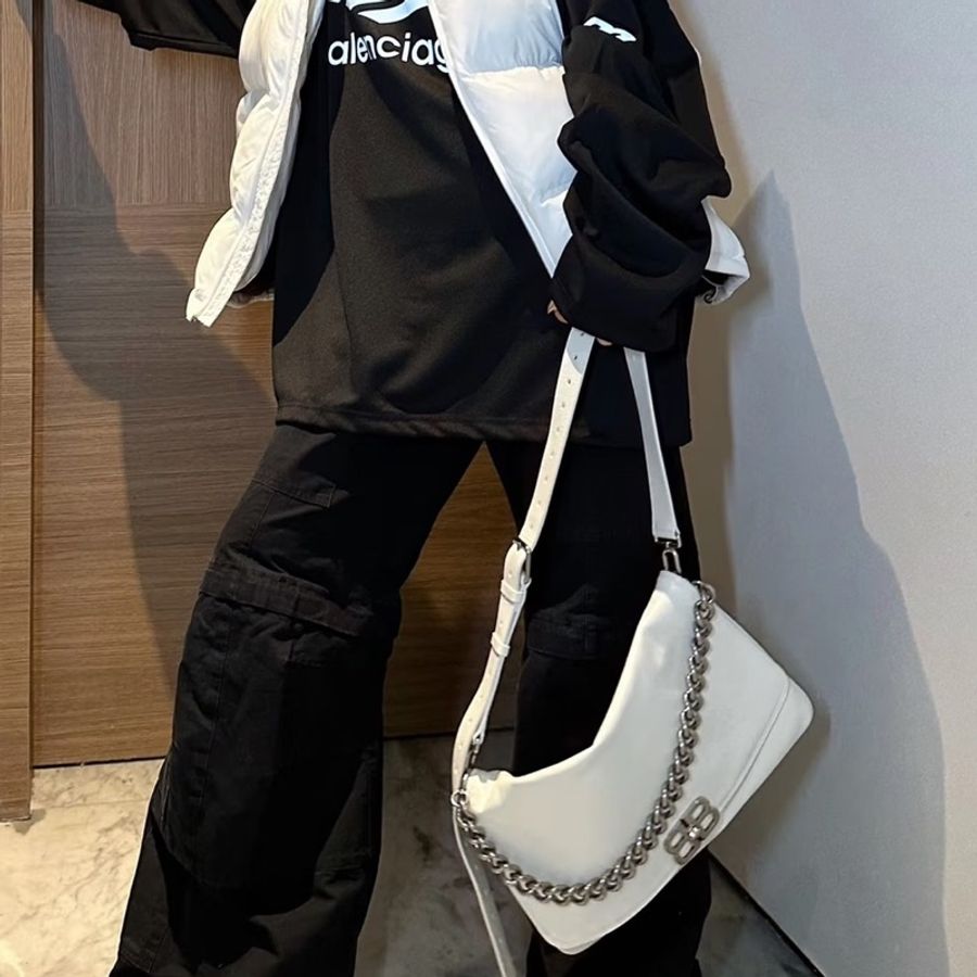 Balenciaga巴黎世家BB系列Soft Flap白銀牛皮翻蓋郵差包/腋下包-23