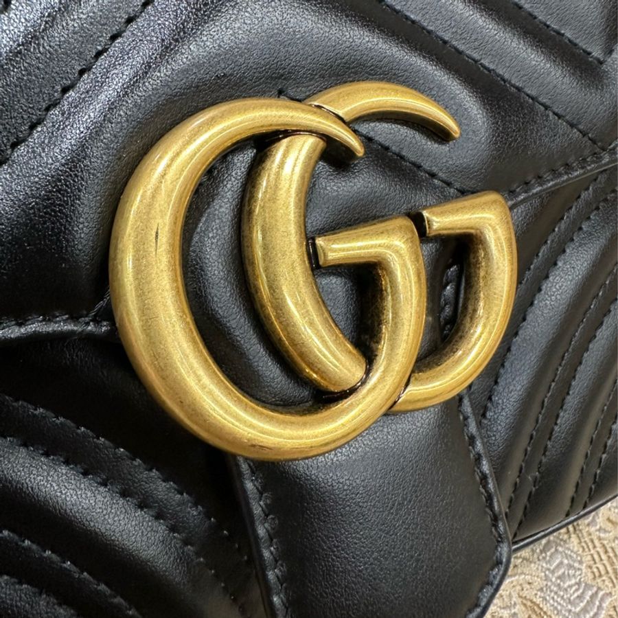 Gucci 黑牛皮山形紋霧金釦Marmont下蓋肩斜背包-10