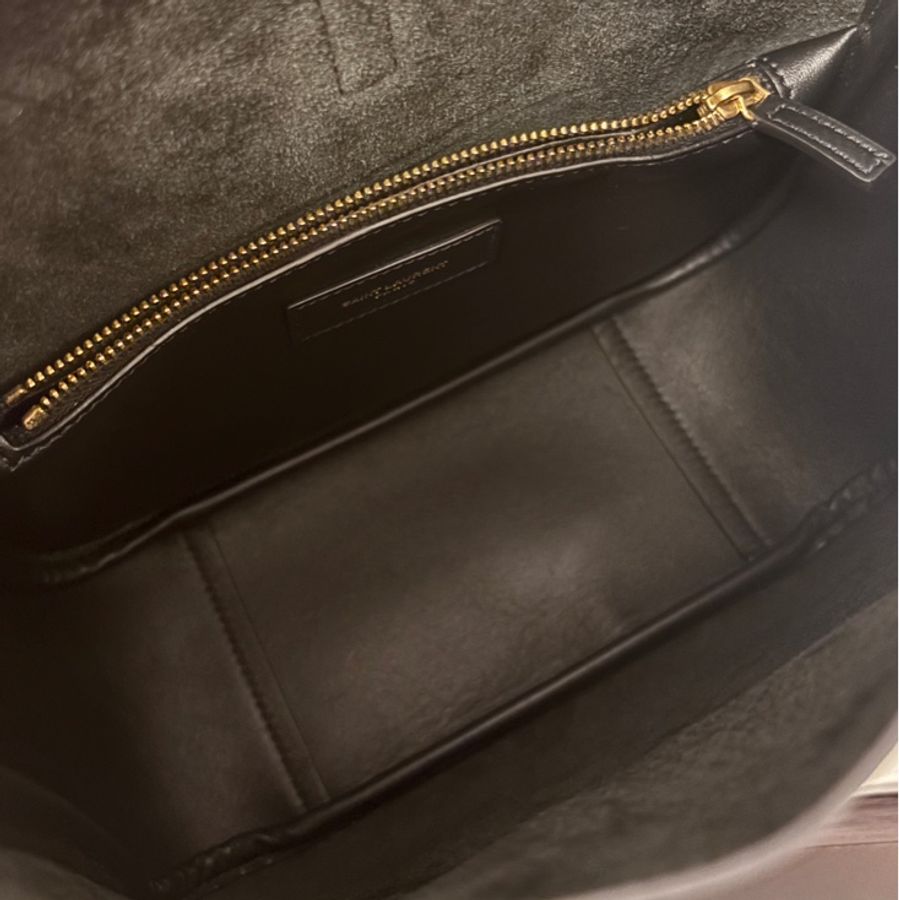 YSL LE 5 À 7小型粒面皮革柔軟手袋 Small-7