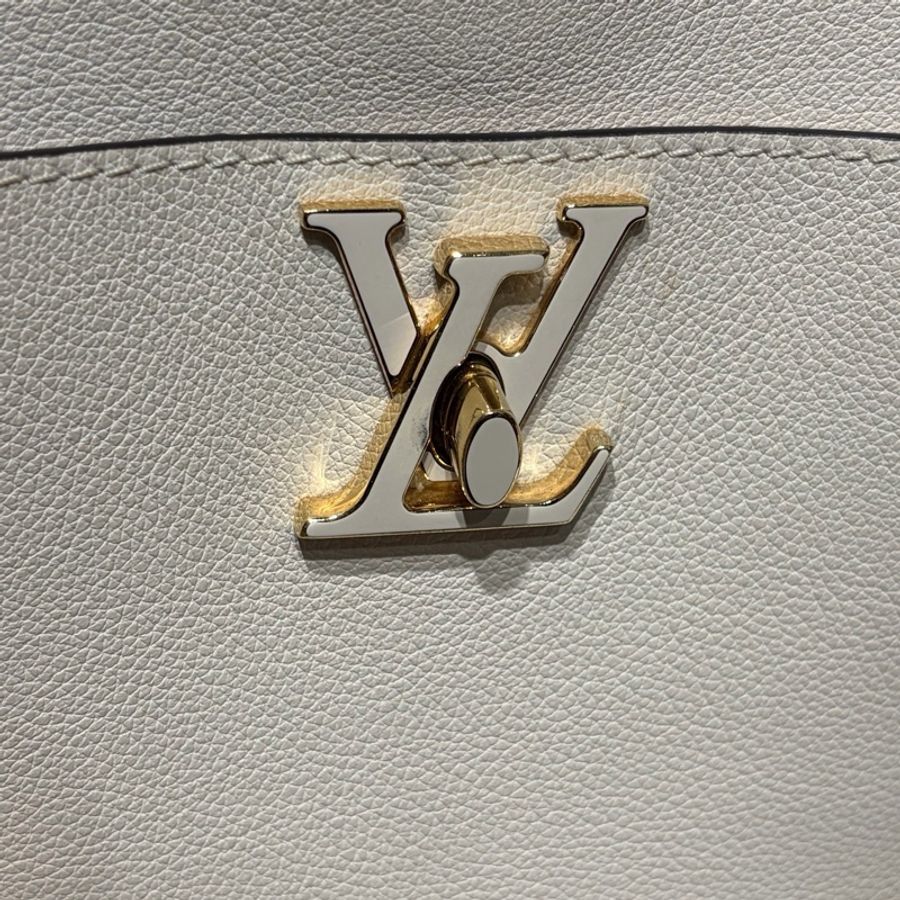路易威登Louis Vuitton Lock and walk水桶包 白金 牛皮-9