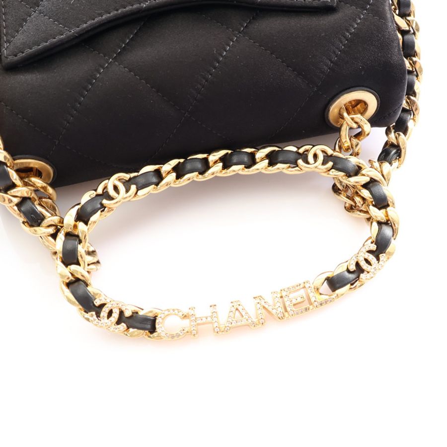 黑色 菱格紋 緞面 Mini Logo Flap 鍊帶 肩背包【CHANEL 香奈兒】 AS3748-8