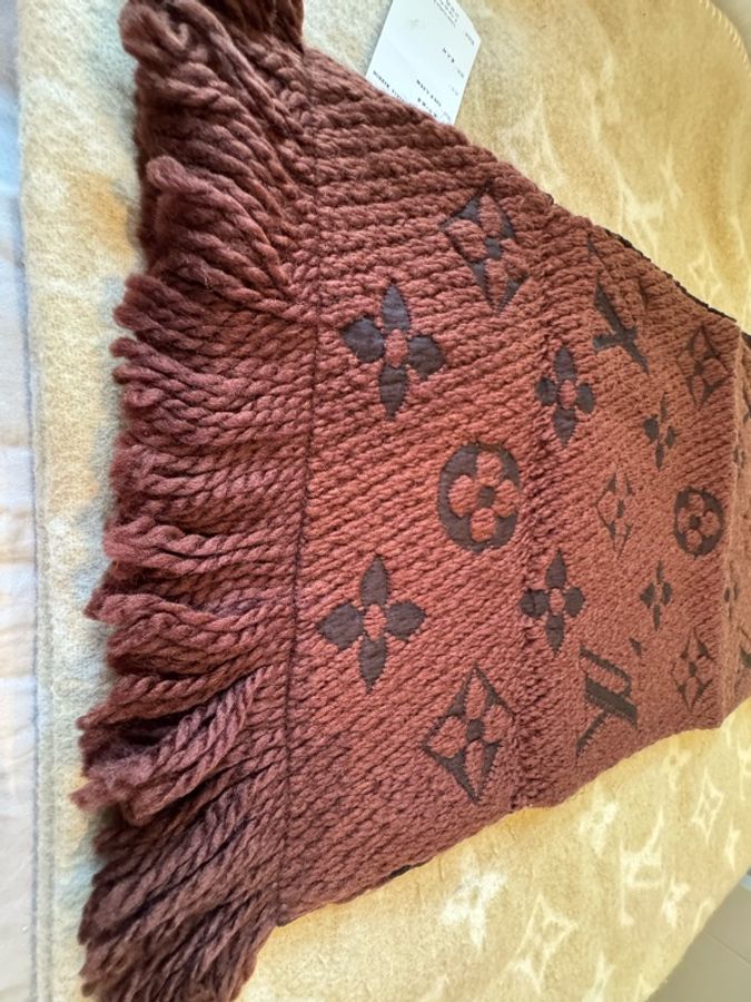 LV Louis Vuitton 老花圍巾 LOGOMANIA MARRON-11