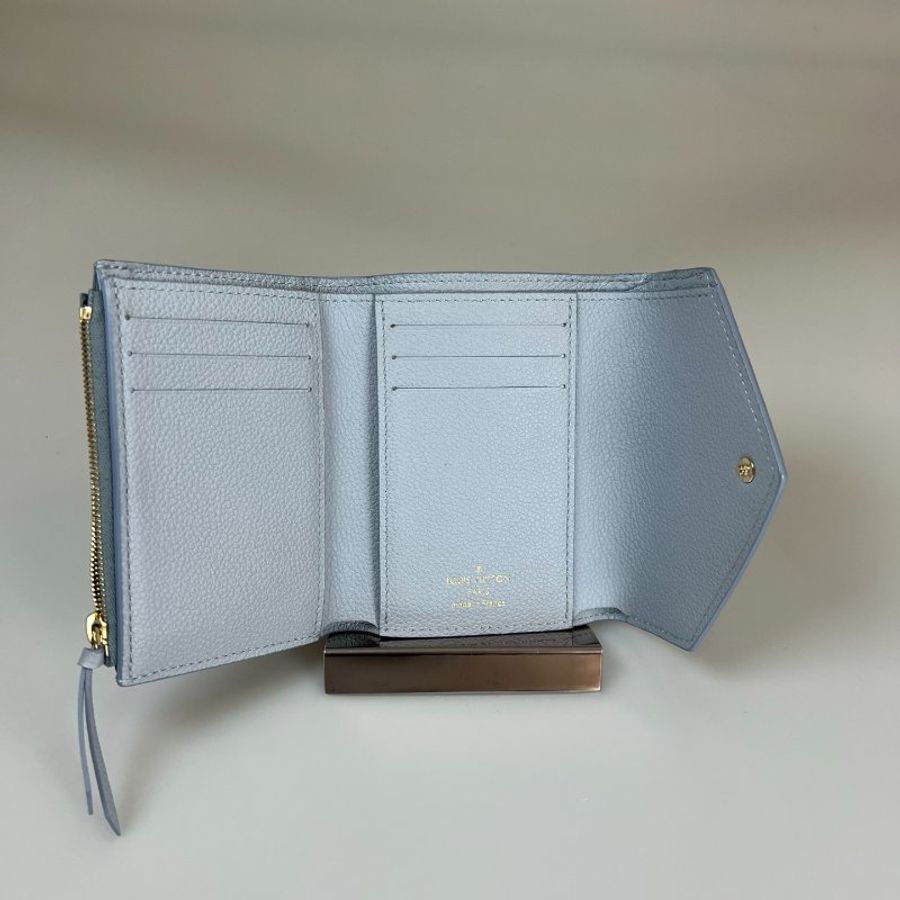 LV M83271/晶片款 淺藍壓紋victorine短夾-6