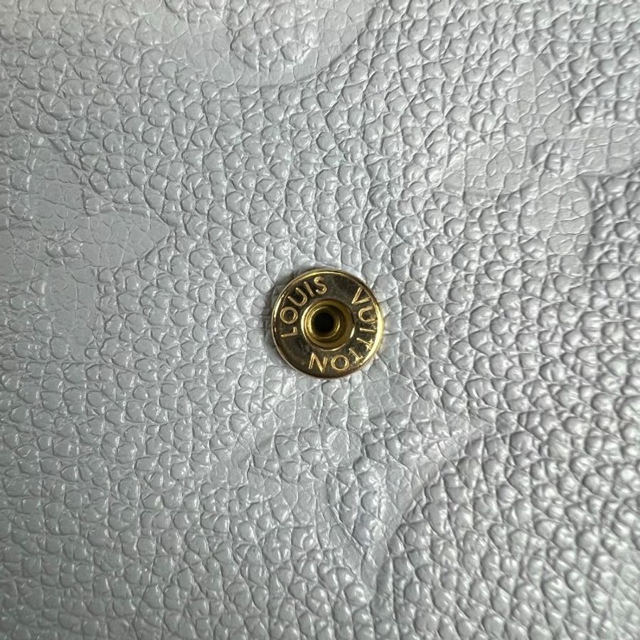 LV M83271/晶片款 淺藍壓紋victorine短夾-12