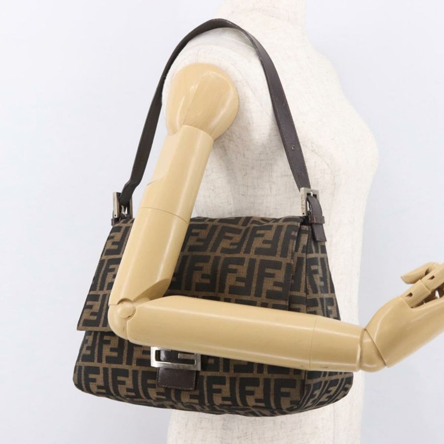 【日本直送】FENDI Zucca帆布Mamma Baguette單肩包 黑色 棕色 銀色 正品 am11783V-24