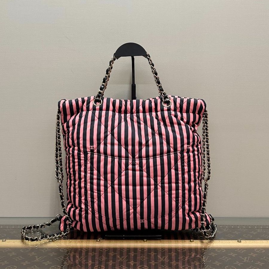 CHANEL/香奈兒黑粉條紋金扣coco beach秀款手提tote包-1