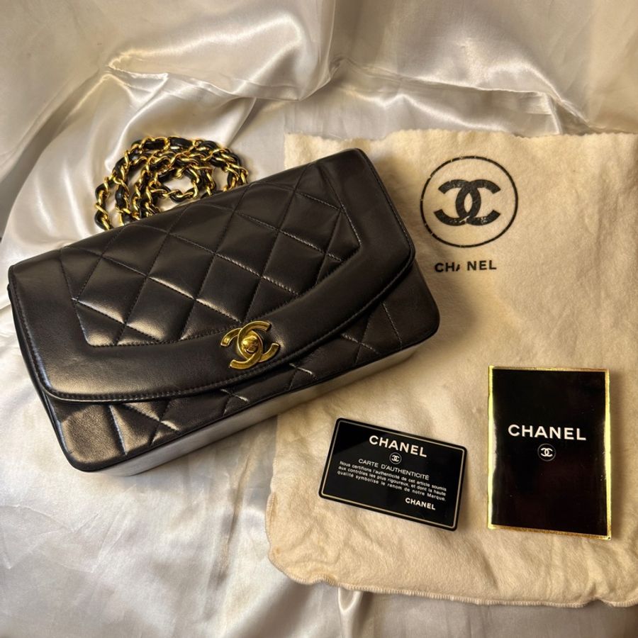 Chanel Diana 25cm 羊皮中號全套-11