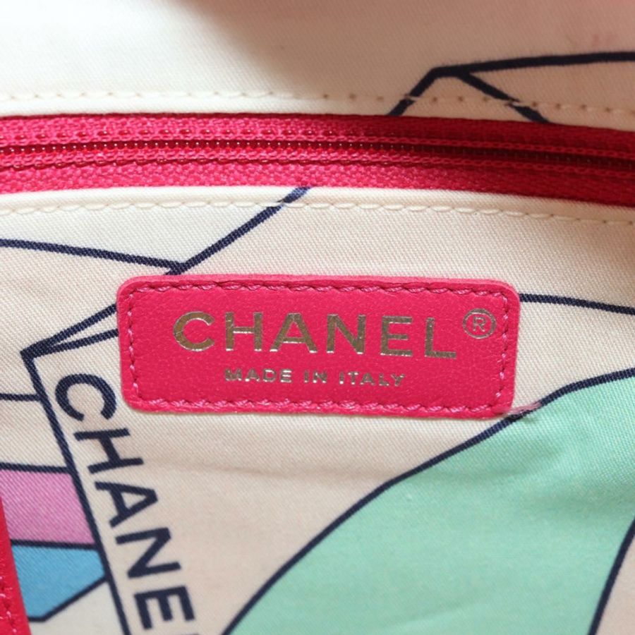 【日本直送】香奈兒 (CHANEL) 絎縫鏈條雙肩包，粉紅銀色雙C標誌，貨號 181955M-24