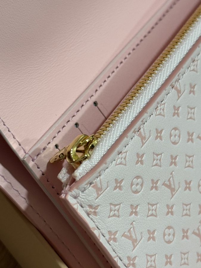 LV草莓牛奶短夾（🇯🇵限定款）-1