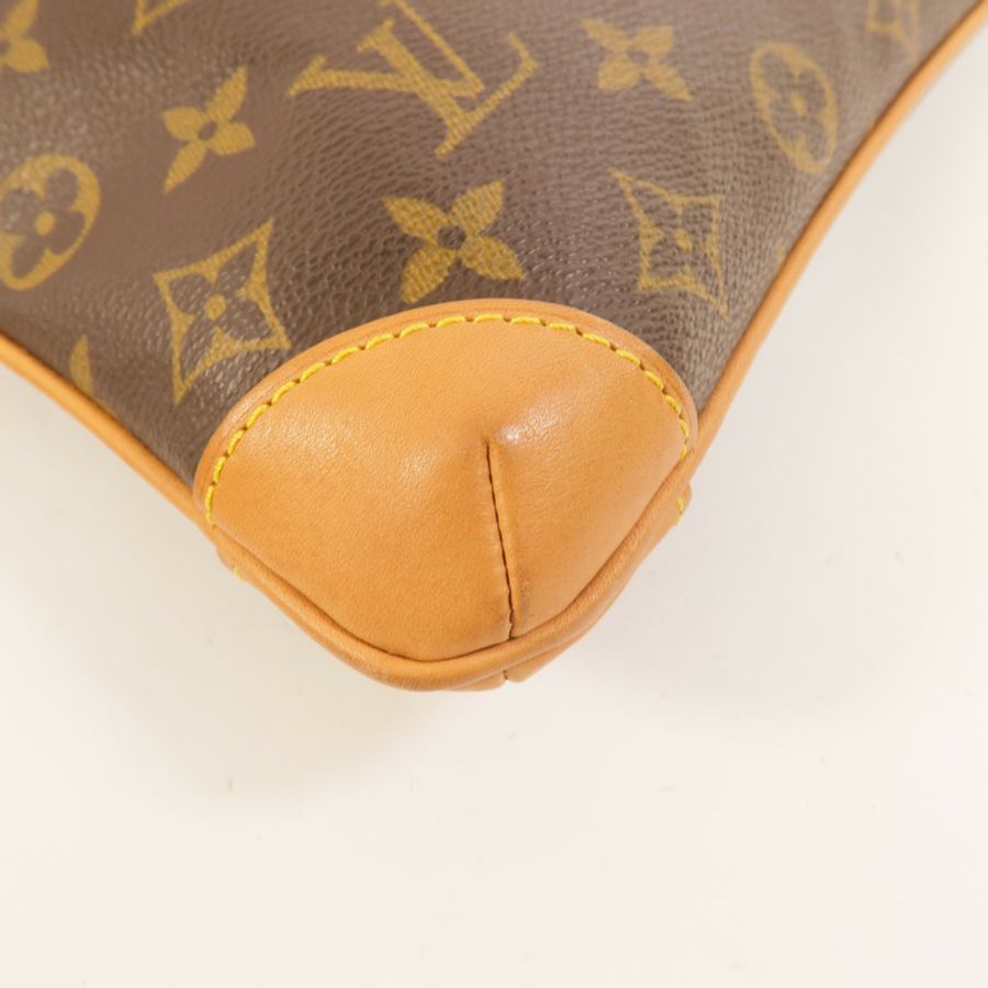 LOUIS VUITTON Monogram Coussin GM肩背袋-11