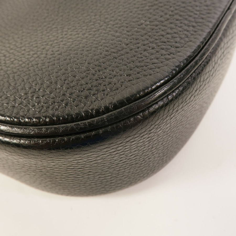 GUCCI 牛皮皮革Soho Oval Camera Bag肩背袋-14